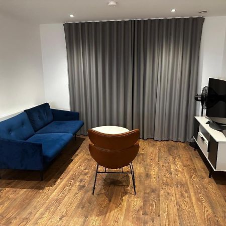 Luxury 2 Bedrooms Apartment บาร์คกิ้ง ภายนอก รูปภาพ