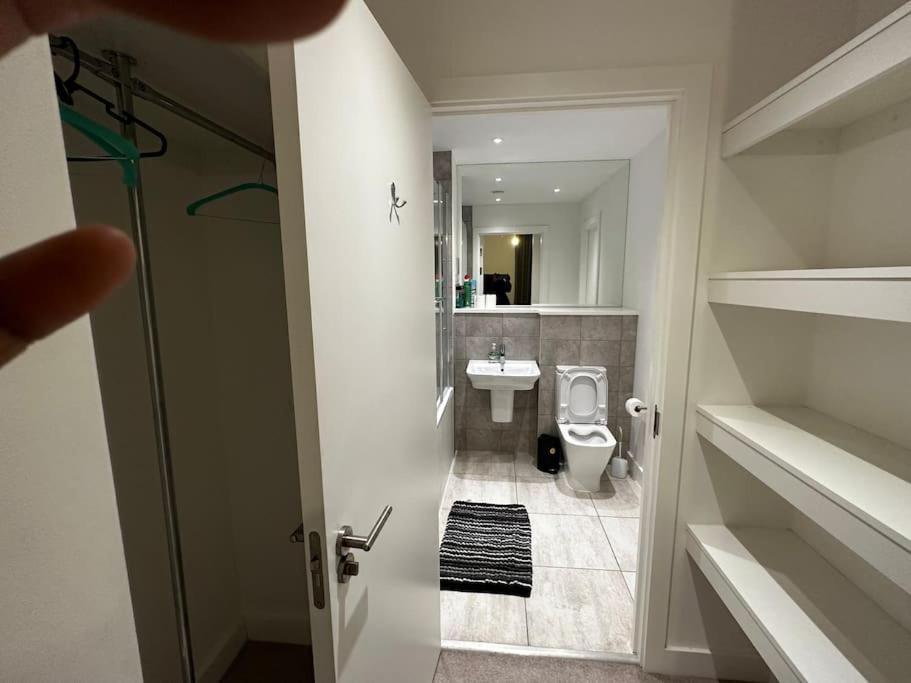 Luxury 2 Bedrooms Apartment บาร์คกิ้ง ภายนอก รูปภาพ