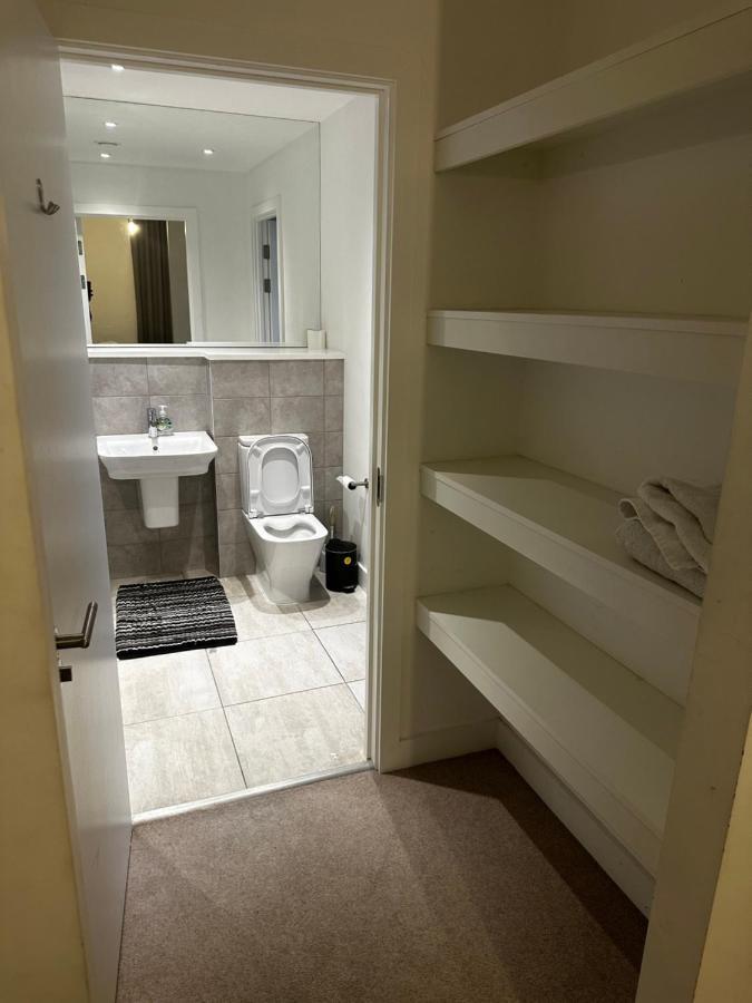 Luxury 2 Bedrooms Apartment บาร์คกิ้ง ภายนอก รูปภาพ